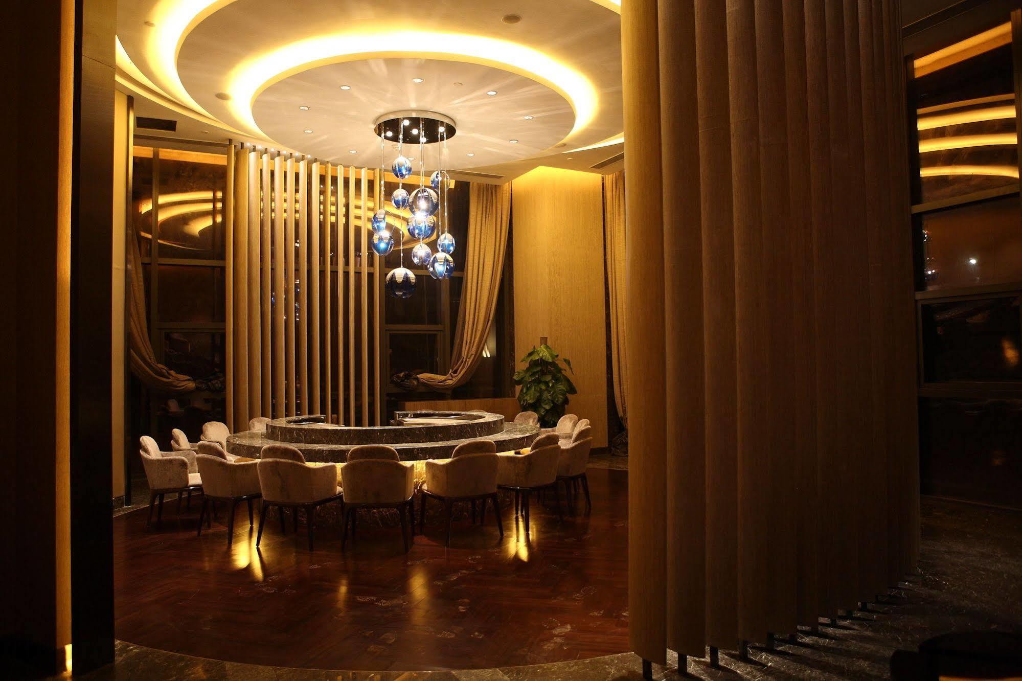 ว่านต้า เรล์ม เจียงเหมิน Hotel ภายนอก รูปภาพ
