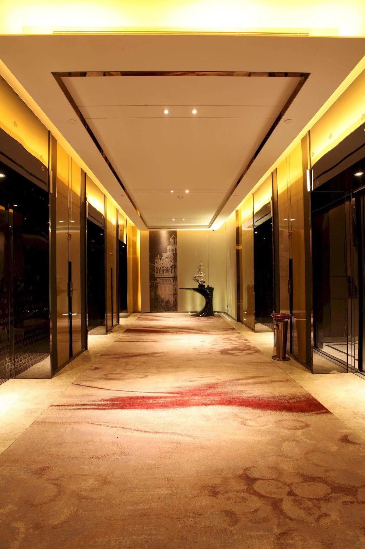ว่านต้า เรล์ม เจียงเหมิน Hotel ภายนอก รูปภาพ